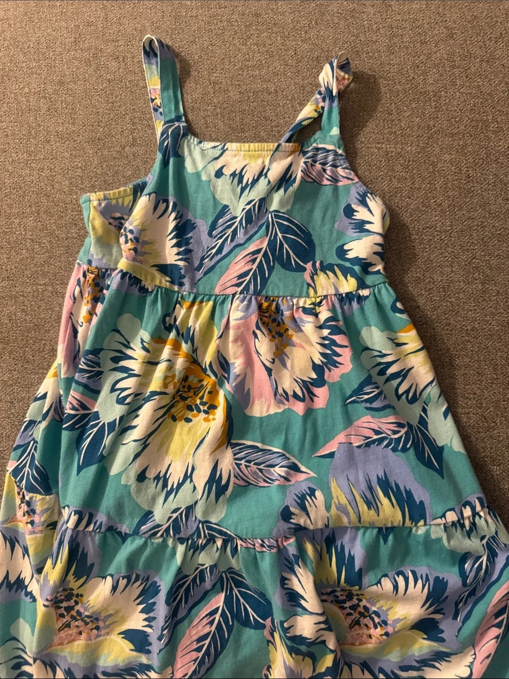 5/$15- Girl’s dress size 5t